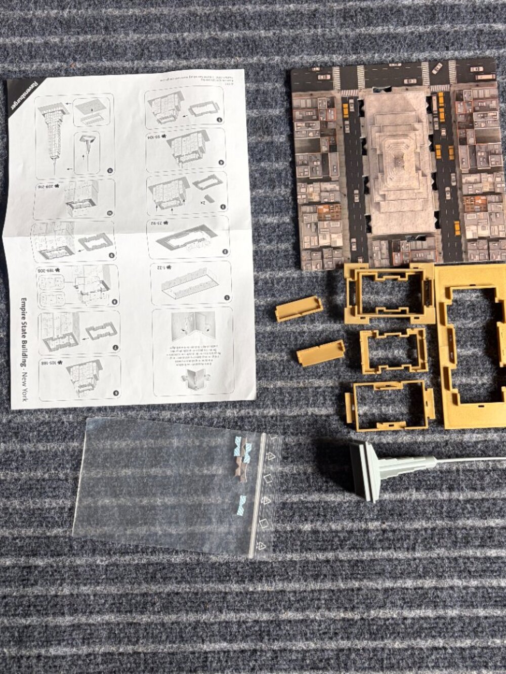 Ravensburger 3D Empire State Building puzzle 216 sturdy plastic pieces # 125531 - Picture 9 of 9